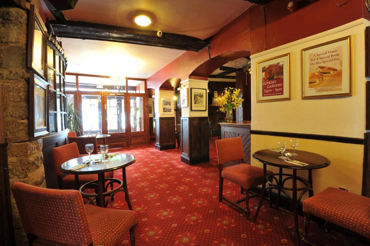 Crown Hotel Brackley Bagian luar foto