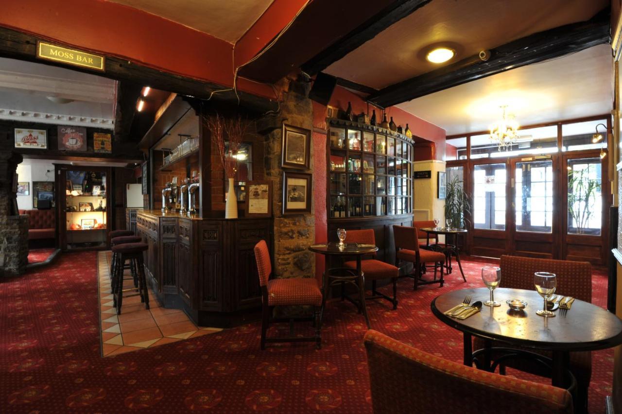 Crown Hotel Brackley Bagian luar foto