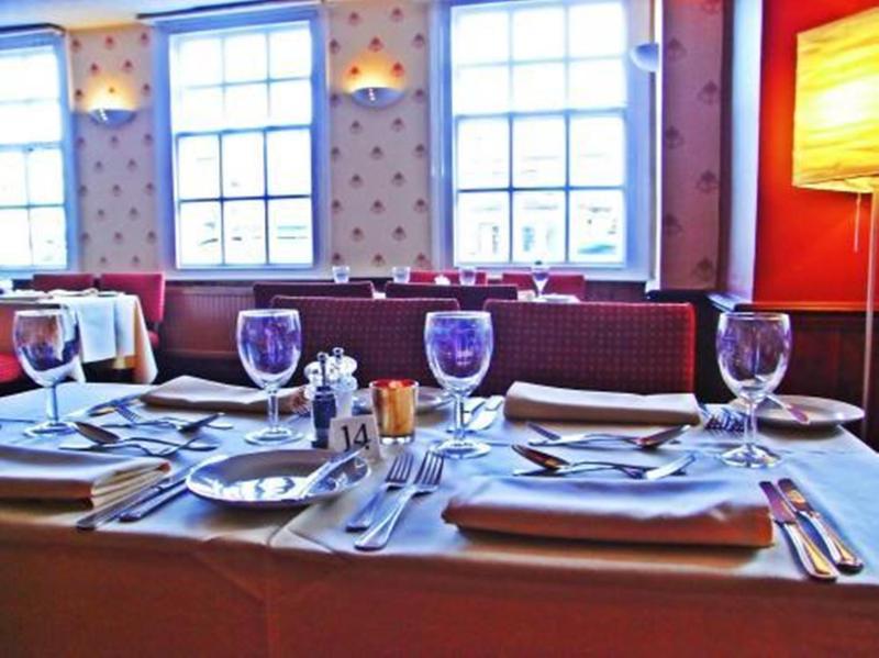 Crown Hotel Brackley Bagian luar foto