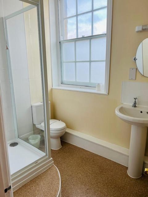 Crown Hotel Brackley Bagian luar foto
