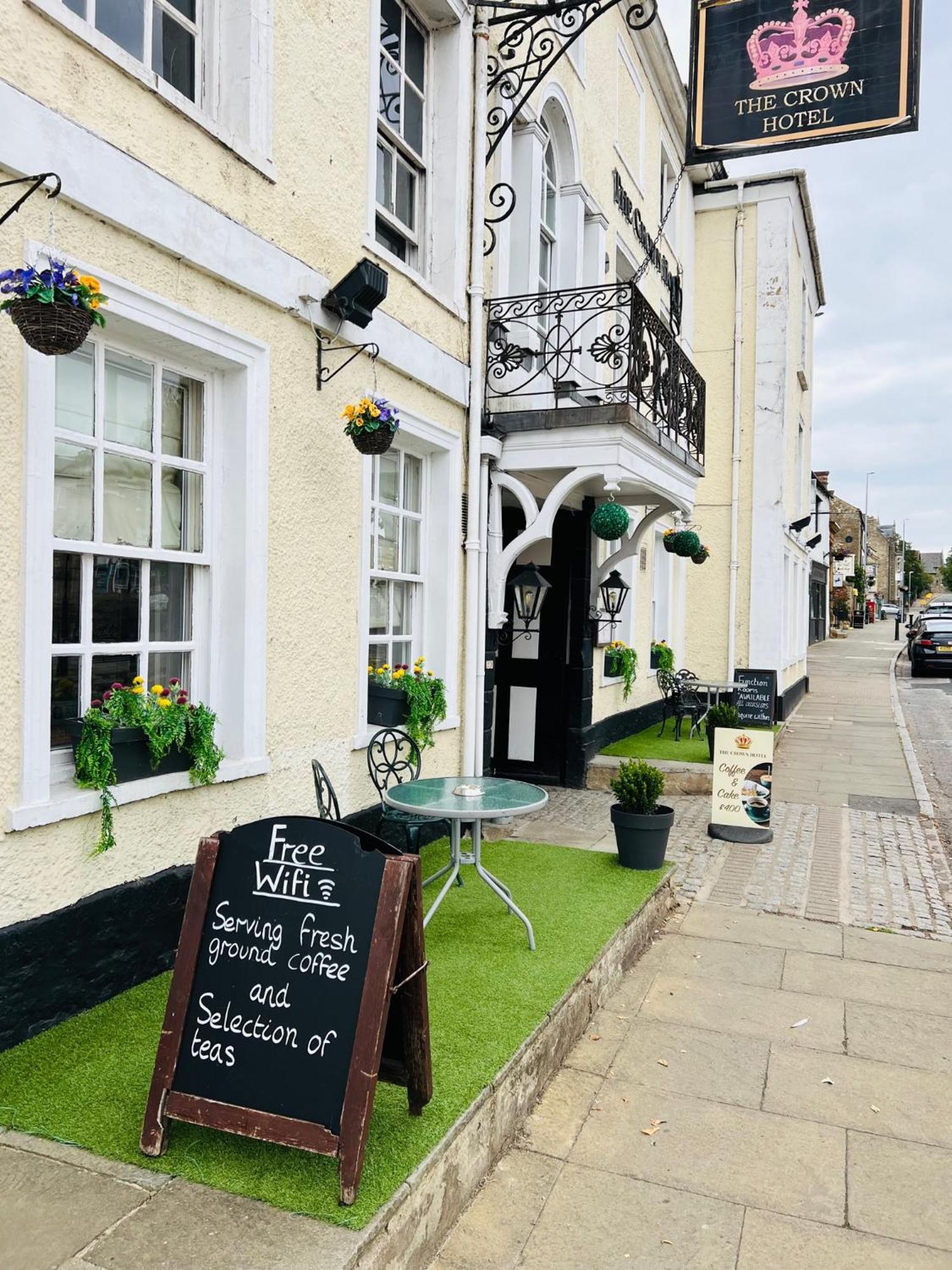 Crown Hotel Brackley Bagian luar foto