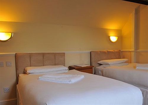 Crown Hotel Brackley Bagian luar foto
